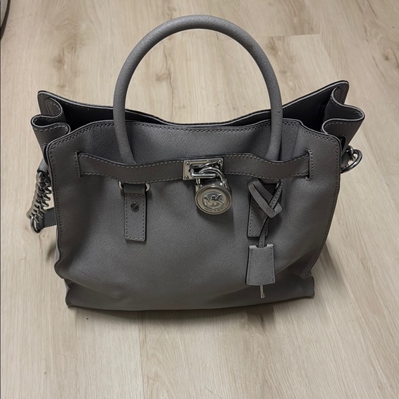 Michael Kors Grey Hamilton Saffiano Large Leather Tote Bag - Picture 6 of 15